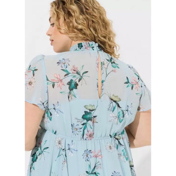 Size 1X Torrid Mini Chiffon Blue Floral High Neck Smocked Dress - Picture 4 of 9